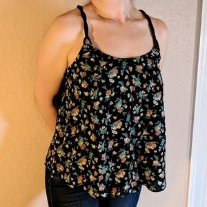 Jessica Simpson flowers top